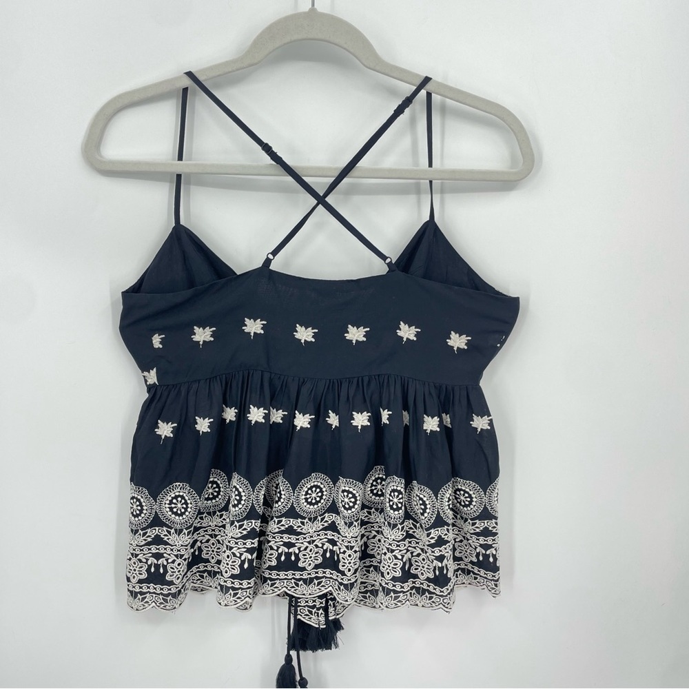 NWT WOMEN’S AMERICAN EAGLE FRONT TIE FLOWY BLACK BLOUSE SIZE‎ M embroidered - Picture 2 of 8